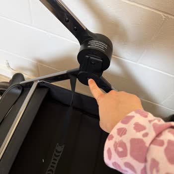 Bebek Arabamın Parçası Uçakta Kayıp, Yardım Ve Tazminat Talebi