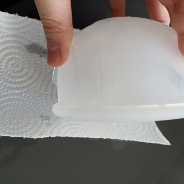 Lansinoh Pompası Altından Süt Kaçırıyor Ve Şüpheli İletişim