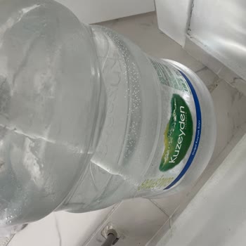 Getir Su Damacanasının Dış Yüzeyi Kirli Ve Hijyenik Değil