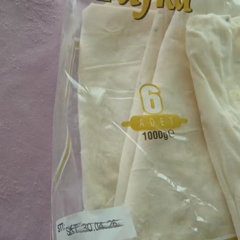 BİM Şubesinde Son Kullanma Tarihi Geçmemiş Yufka Küflenmiş