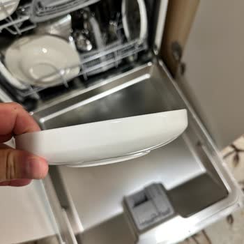 Schafer 6 Kişilik Tabak Tasarım Hatası Bulaşık Makinesinde Temizlenmiyor, İade Talebi