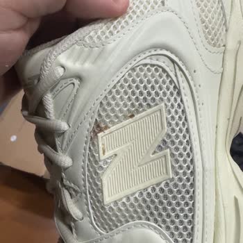 Yeni Olmayan Sneaks Up Ayakkabısının Kullanılmış Olması Ve Uzayan İade Süreci