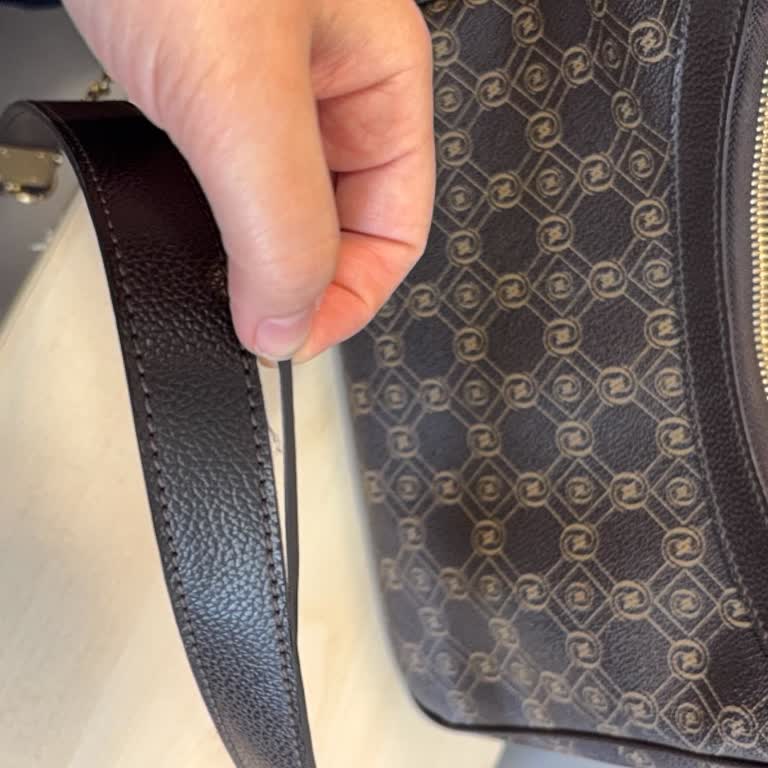 Vakko Monogram Çantada Üçüncü Defa Dikiş Yırtması Ve Değişim Talebi