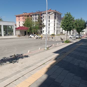 Malatya Zaviye Mahallesi Kapalı Yol Esnaflarının Maddi Kayıplarını Artırıyor