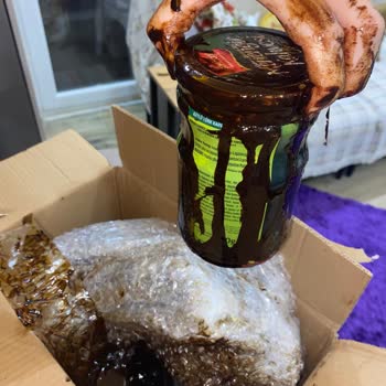 Yan Yana Bantlanan Kavanozlar Patladı Ve Kullanılamaz Durumda Teslim Edildi