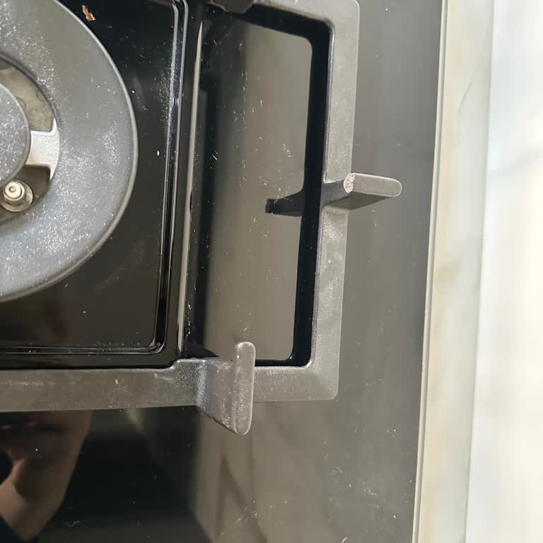 Kullanılmayan Siemens Ankastre Ocakta Kırılan Döküm Parça Garanti Kapsamına Alınmalı