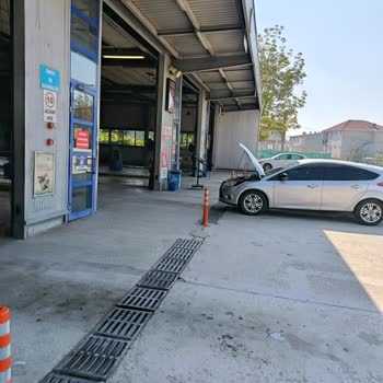 İnegöl Tüvtürk’te 90 Dakikalık Bekleme Ve Patlak Lastik Teslimi