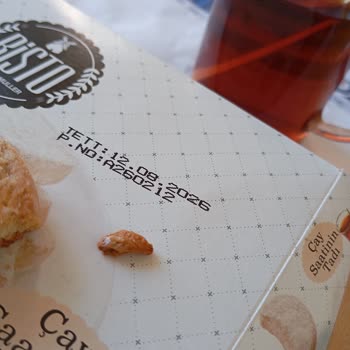 Şok Market Bisto Kavala Kurabiyesinde Ceviz Kabuğu Dişe Zarar Verdi