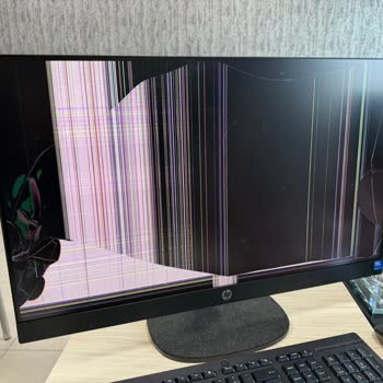 Kırık Ekranlı HP All In One Bilgisayar İçin Media Markt Çözüm Sunamıyor