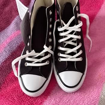 Defolu Converse Ürünü Ve Uzun Süreli Cevapsızlık Nedeniyle İade Talebi