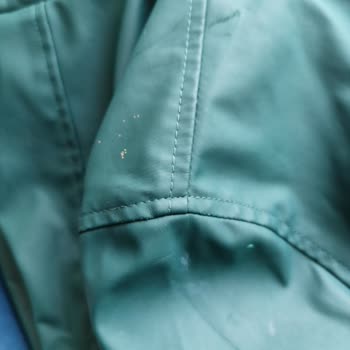 Satıcı Kusurlu Çocuk Trençkotunu Reddetti Ve Hesabını Kapatıp Ücret İadesini Engelledi