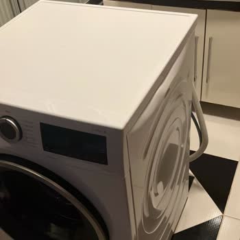 Media Markt'tan Alınan Bosch Çamaşır Makinesi Kurulumda Hasarlı, Değişim Talebi