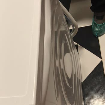 Media Markt'tan Alınan Bosch Çamaşır Makinesi Kurulumda Hasarlı, Değişim Talebi