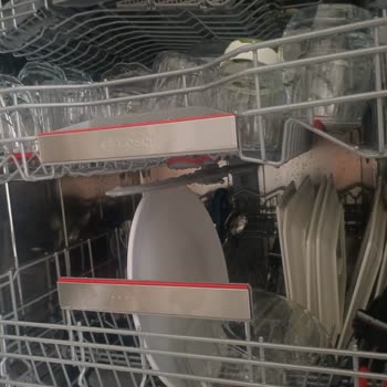 Bulaşık Makinesinde Tabak Yerleştirme Sorunu: Sepet-Pervane Arasındaki Boşluk Yetersiz