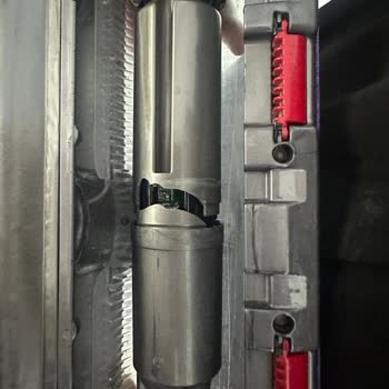 Dyson V15 Borusu Sallanıyor Ve Başlık Çatladı, Garanti Sonrası Çözüm Bekliyorum
