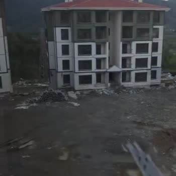 Bartın Ulus Abdipaşa TOKİ Dairelerinde Bahçe Düzenlemesi Yapılmadığı İçin Teslimat Gecikiyor