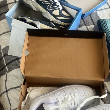 Siparişte Üç Ayakkabının İkisi Yanlış Numara, Birisi Eksik