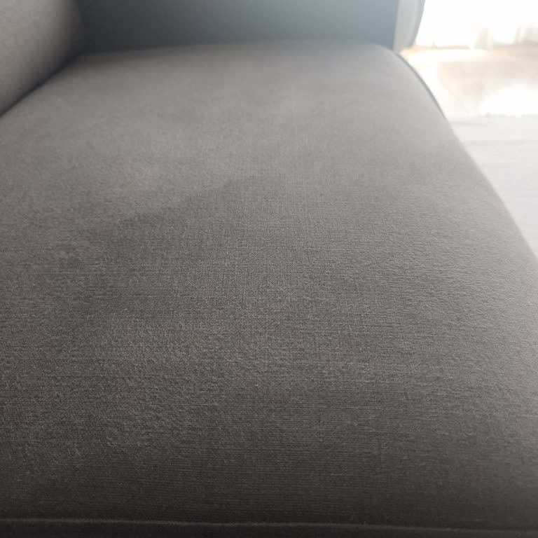 İstikbal Koltuk Takımında Leke Ve Toz Tutması, Tiftiklenme Ve Renk Değişimi Şikâyeti