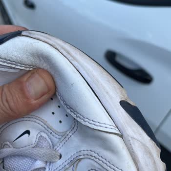 FLO Ayakkabı Garanti Kapsamındaki Ayakkabının Açılma Ve Yırtılma Sorunu İçin Değişim Ve İade Talebi