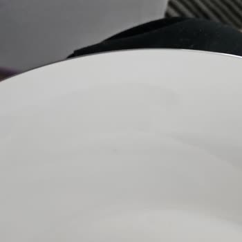 Defolu Yemek Takımı Değişiminde Müşteri Mağduriyeti