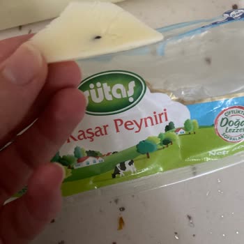 Sütaş Kaşar Peynirinde Siyah Yabancı Madde Ve İletişimsizlik