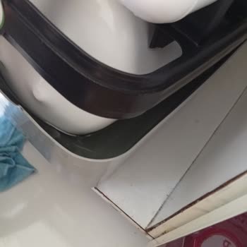 Depo Sızıntısı Mutfak Dolabını Şişirdi, Servis Yetersiz