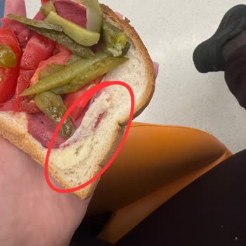 Das Fast Food Coffee Özensiz Ve Kötü Teslimat