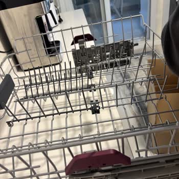 Beko Bulaşık Makinesinin Sepet Parçaları Orijinal Olmadığı Nedeniyle Garanti Değişim Talebi