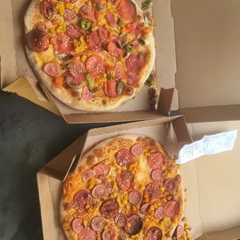 Soğuk, Dağınık Ve Yanık Pizza Şikayetim