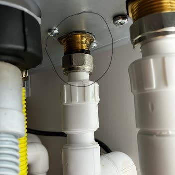 Kombi Üç Gün Sonra Su Kaçırmasıyla Arıza Verdi, Üreticiden Yanıt Gelmedi