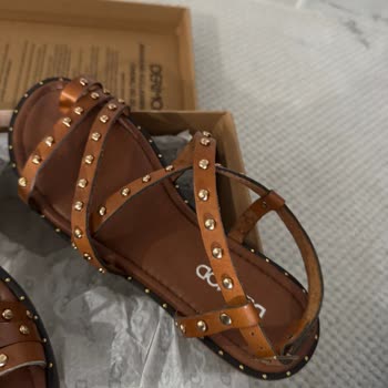 Hasarlı Deri Sandalet Ve Stoksuz Şubelerde Değişim İmkânsızlığı