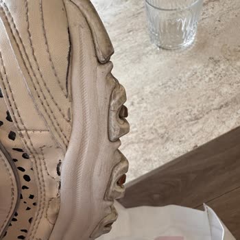 Skechers Ayakkabımda Kısa Sürede Yırtılma Ve Deformasyon: Üretim Sorunu Ve Yetersiz İnceleme