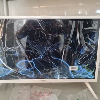 Media Markt'tan Bozuk Televizyon Ve Cevap Almama