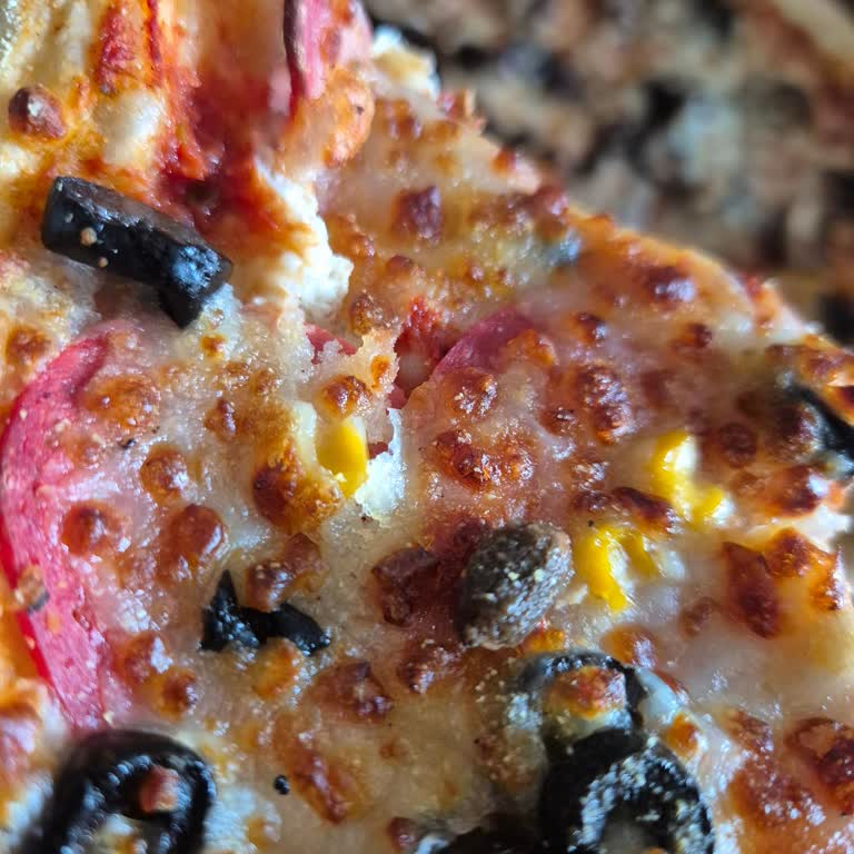 Domino's Pizza’da Zeytin Çekirdeği Nedeniyle Diş Kırıldı
