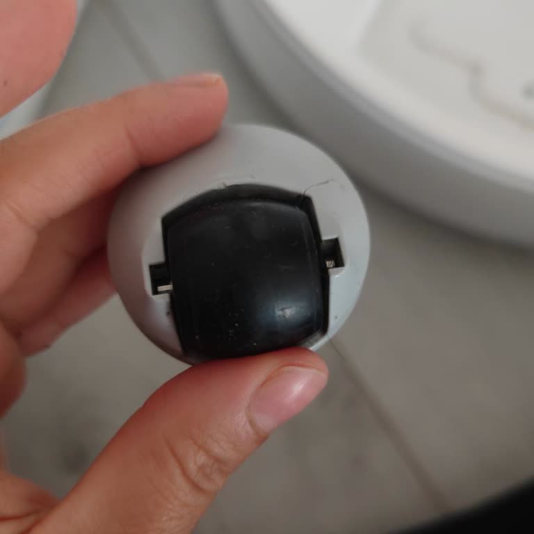 Roborock Q7 Robot Süpürgenin Kırılan Parçası Garanti İçinde Müşteri Hatası Olarak Değerlendirildi