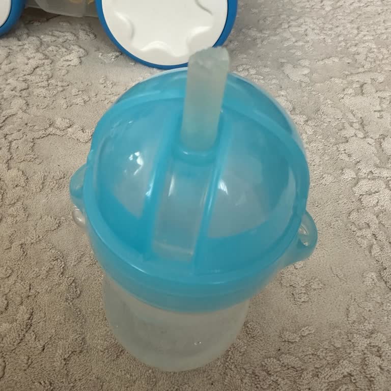 Ebebek Munchkin Pipetli Sulukta Kopan Pipet Çocuk Güvenliğini Tehlikeye Atıyor