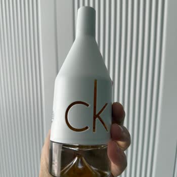 Orijinal Olmayan Calvin Klein IN2U Parfümde Koku Süresi Otuz Saniyeyi Geçmiyor