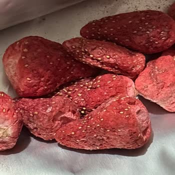 Pols Freeze Fresh Çilek Dondurulmuş Ürününün Bozuk Kokusu Ve Tadından Şikayet