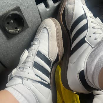 Ayakkabı Altı Açıldı Ve Müşteri Hizmetleri Yanıt Vermiyor