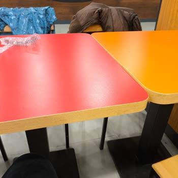Şırnak Burger King’de Hijyen Sorunu Ve Ölmüş Hamam Böcekleri