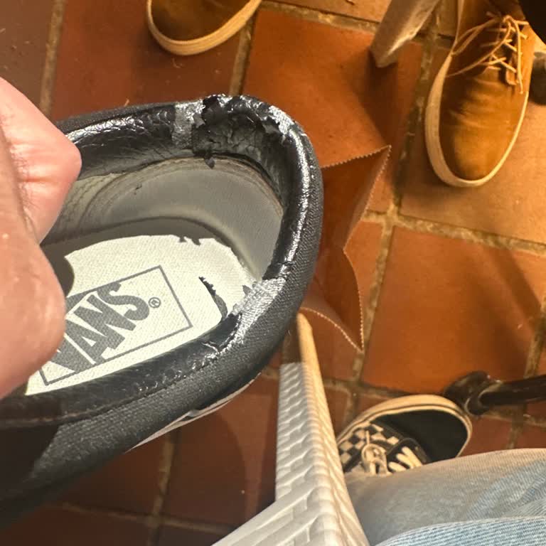 Vans Ayakkabıda Soyulma Sorunu Ve SuperStep'in İnceleme Reddi Nedeniyle İade Talebi