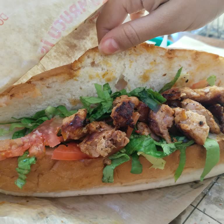Kumrucu İso Şubesinde Bayat Ekmek Ve Yanıltıcı Sunum
