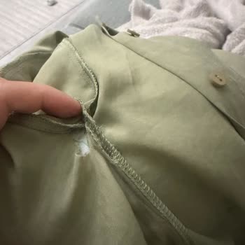 Gömlek Tek Yıkamada Kolları Aşındı, Markaya Çözüm Bekliyorum