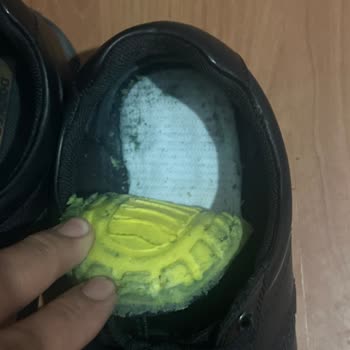 Yoğun Koku Ve Ayak Sağlığı Sorunu Nedeniyle Ayakkabı Değişimi Reddedildi