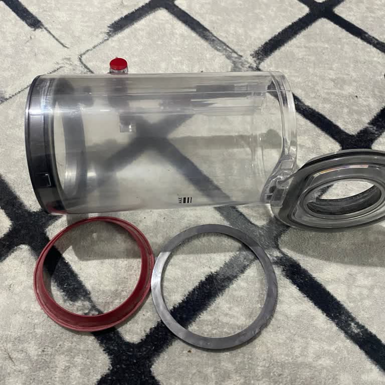 Dyson V15 Süpürge Haznesi Parçaları Çöktü Ve Tekrar Takılamıyor