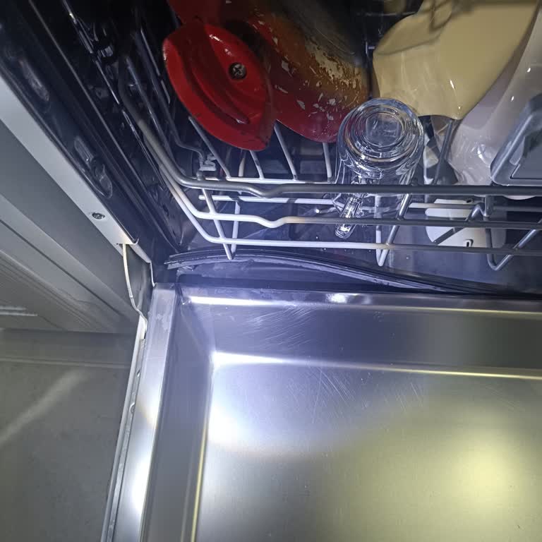 Altus Bulaşık Makinesinde Kapak Lastiği Sızıntısı Ve Yetkili Servis İhmali