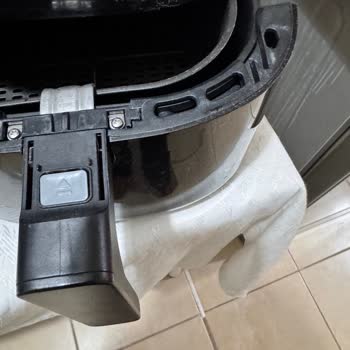 Philips Airfryer Hazne Kırığı Modelde Kronik Sorun Ve Yedek Parça Eksikliği