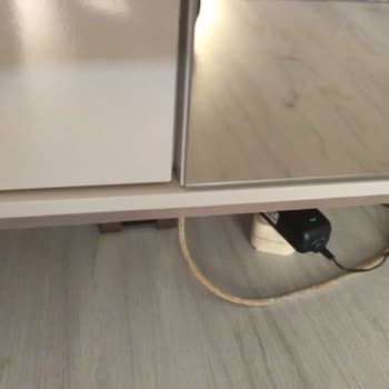 Ayıplı Ve Eksik Koltuk Takımı İle TV Ünitesi Teslimatı