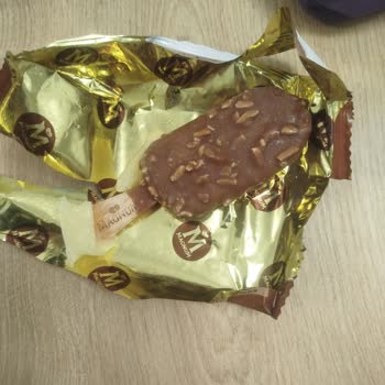 Magnum Bademli Dondurmanın Kalitesizliği Ve İade Talebi
