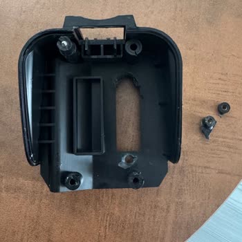 Garanti Kapsamındaki Plastik Parçanın Değişimi İçin 4.500 TL Ücret Talebi